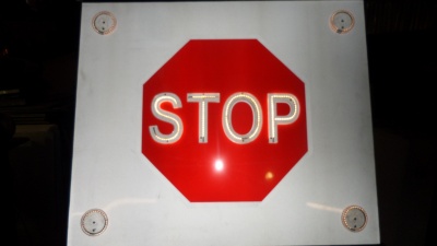 Знак светодиодный 2.5 "Движение без остановки запрещено"